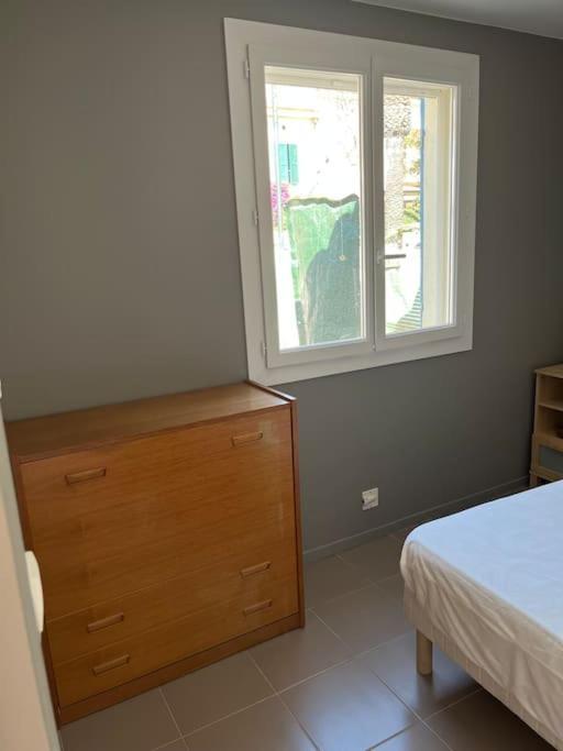 Maison Avec Cour Situee A 2 Minutes Des Plages * Six-Fours-les-Plages